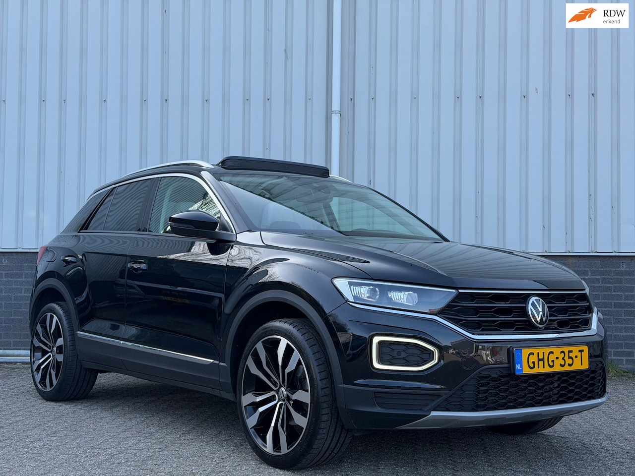 Volkswagen T-Roc - 1.5 TSI PANO/DSG/LEER/NETTE STAAT - AutoWereld.nl