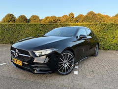 Mercedes-Benz A-klasse - 250 e Premium AMG Limited uitvoering met panoramadak, 19″ AMG velgen, sfeerverlichting en plug-in hybrid