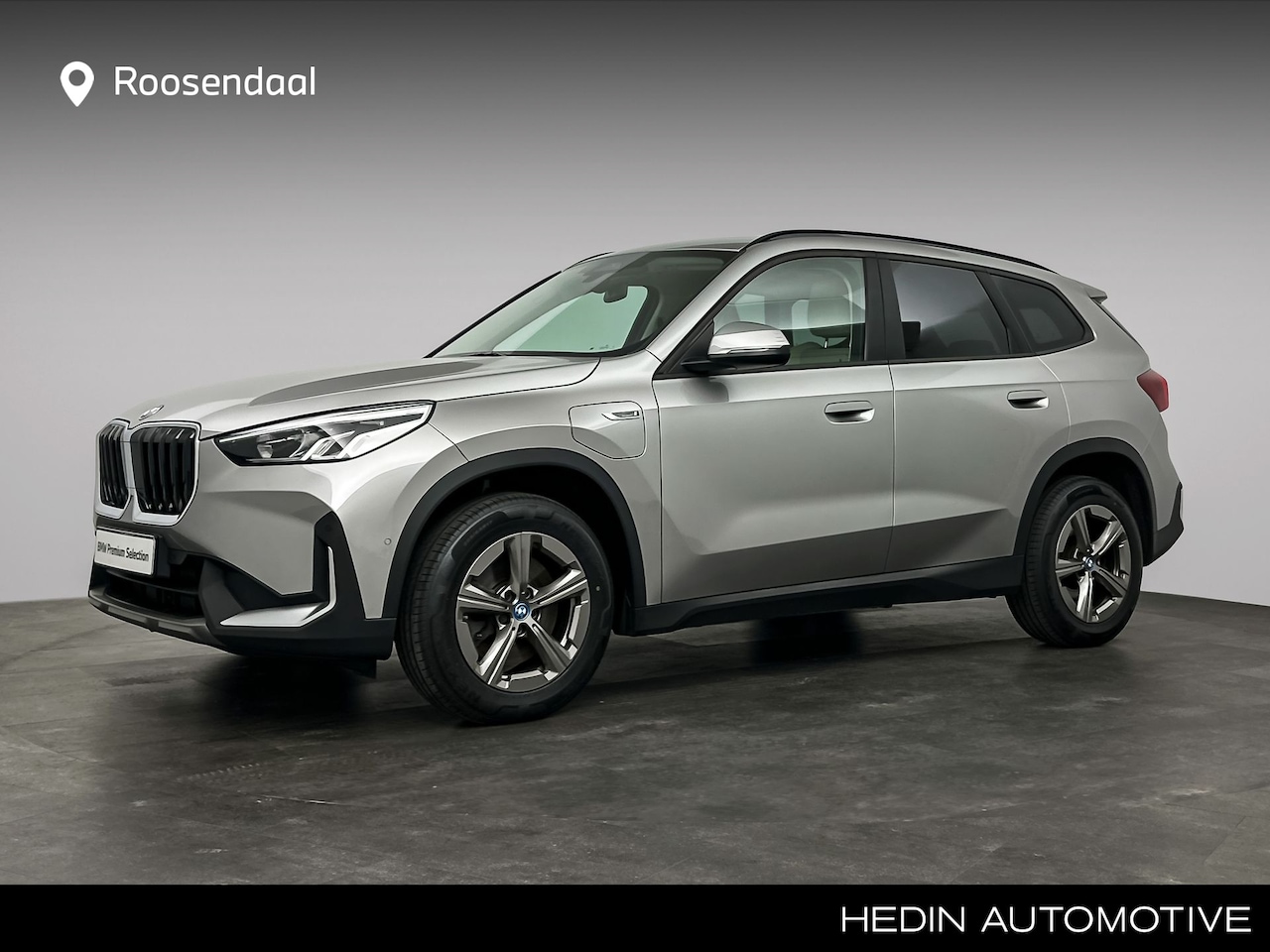 BMW X1 - xDrive30e X-line | Stoelverwarming | Sportstoelen | Camera | Panoramadak | - AutoWereld.nl