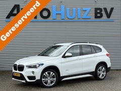 BMW X1 - sDrive18i Executive Sport Line 18 Inch Navigatie PDC Stuurverwarming