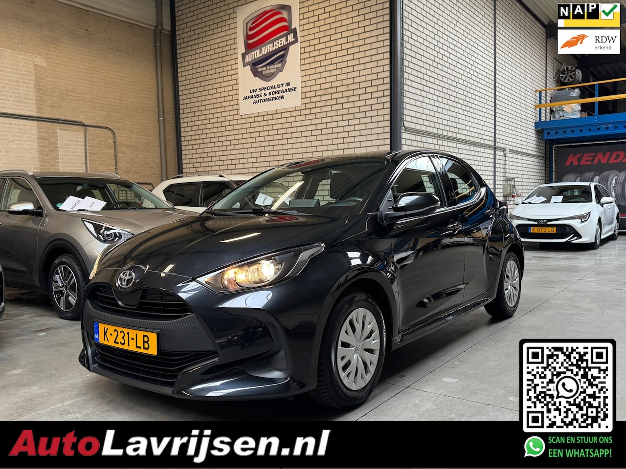 Toyota Yaris - 1.5 VVT-i ACTIVE NL AUTO NAP NW MODEL BENZINE 6 BAK APPLE / ANDROID / CAMERA CRUISE!! - AutoWereld.nl