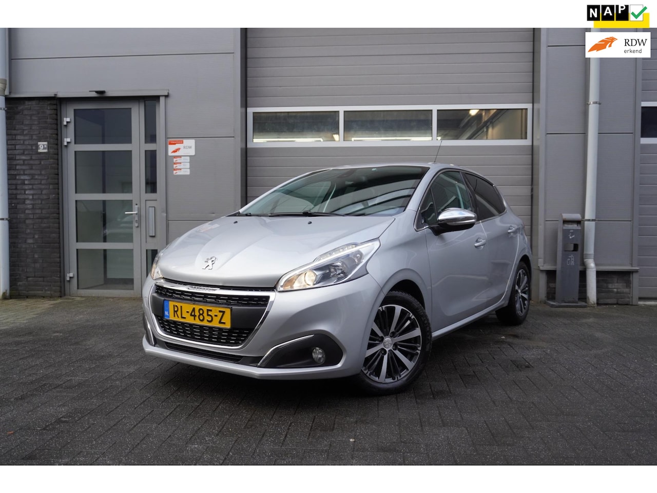 Peugeot 208 - 1.2 PureTech Allure|1e Eigenaar|Camera|Dealer Oh|Carplay - AutoWereld.nl