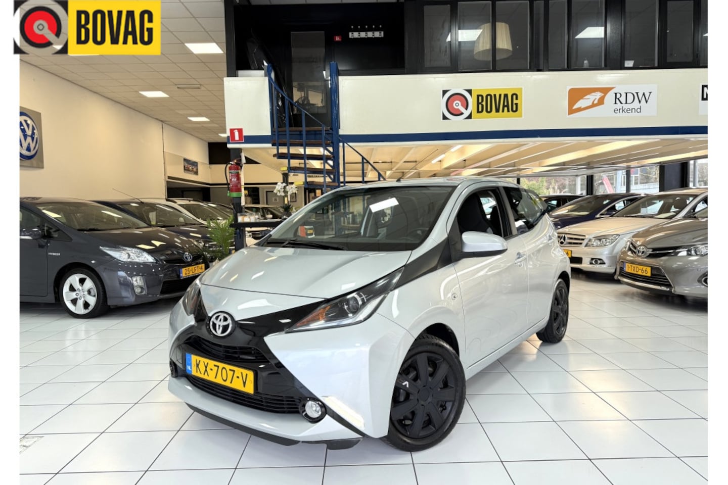 Toyota Aygo - 1.0 VVT-i x-play 1.0 VVT-i x-play - AutoWereld.nl