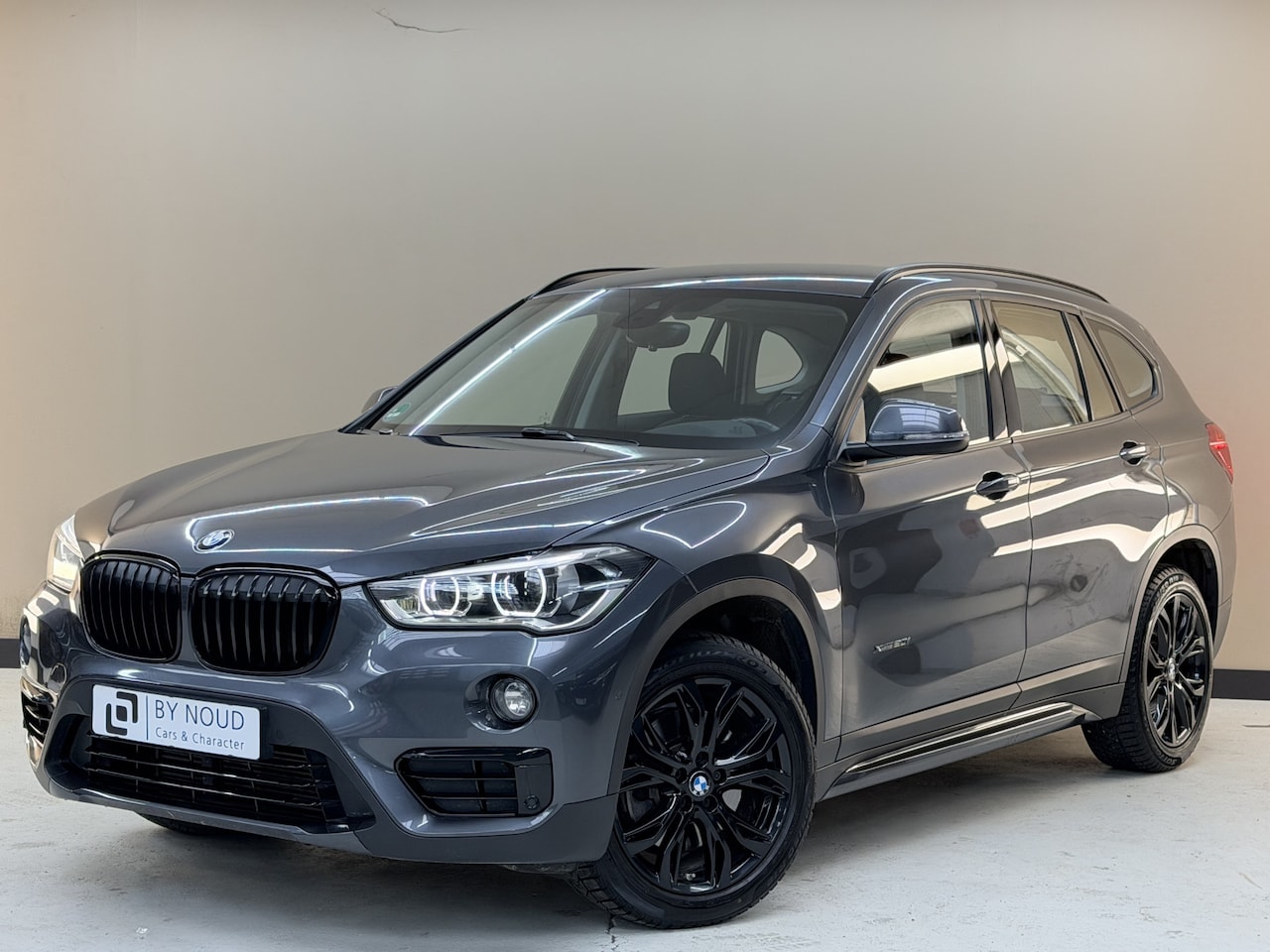 BMW X1 - sDrive20i Sport line, 192Pk, 2017, 1ste eigenaar, Navigatie, Climate control, Stoelverwarm - AutoWereld.nl