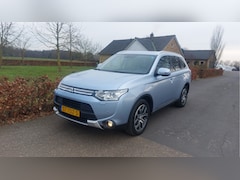 Mitsubishi Outlander - 2.0 PHEV Limited Edition X-Line CLIMA/NAVI/ACC BJ 2015