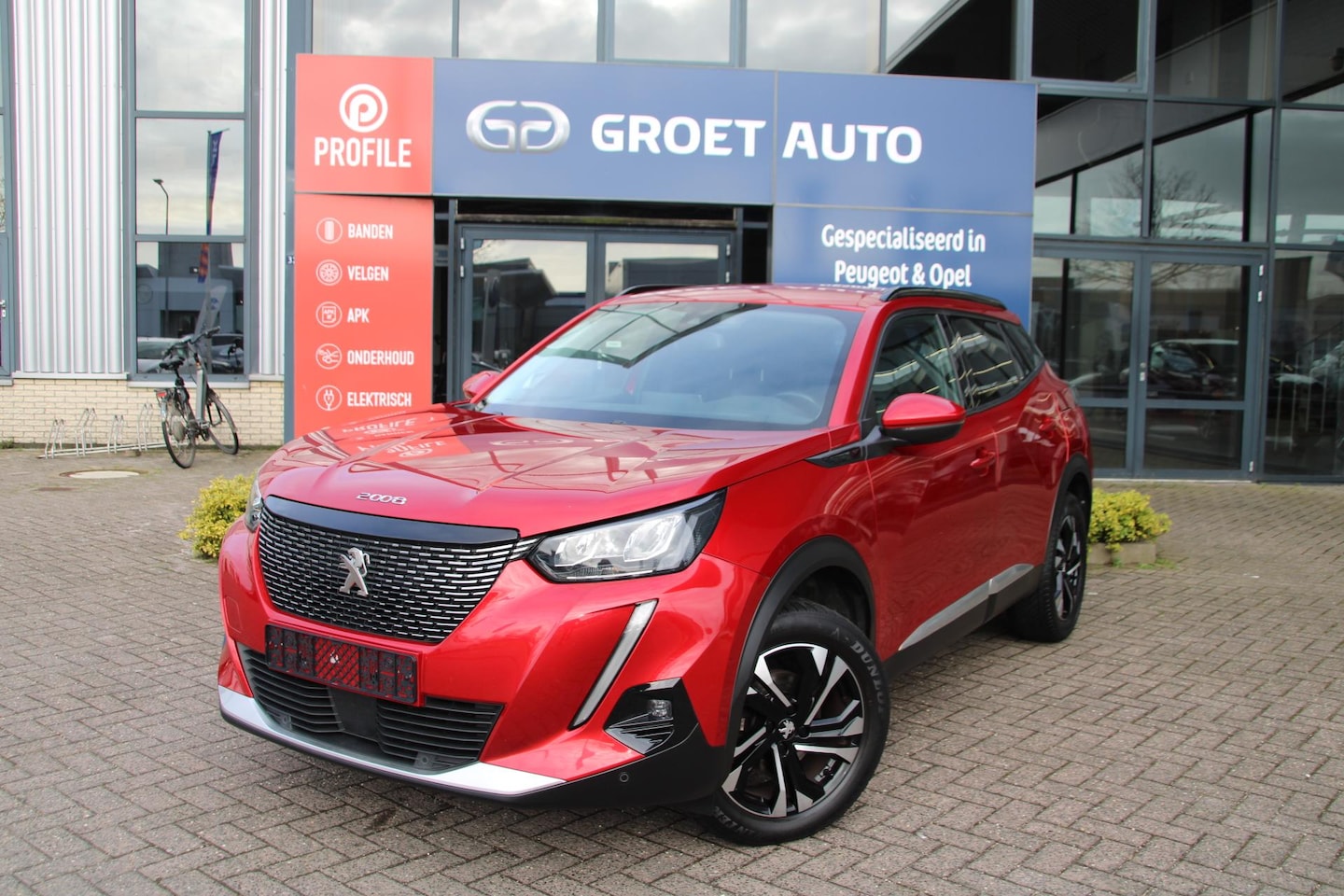 Peugeot 2008 - 1.2 PureTech 130pk Allure Airco Navi Carplay Keurig onderhouden - AutoWereld.nl