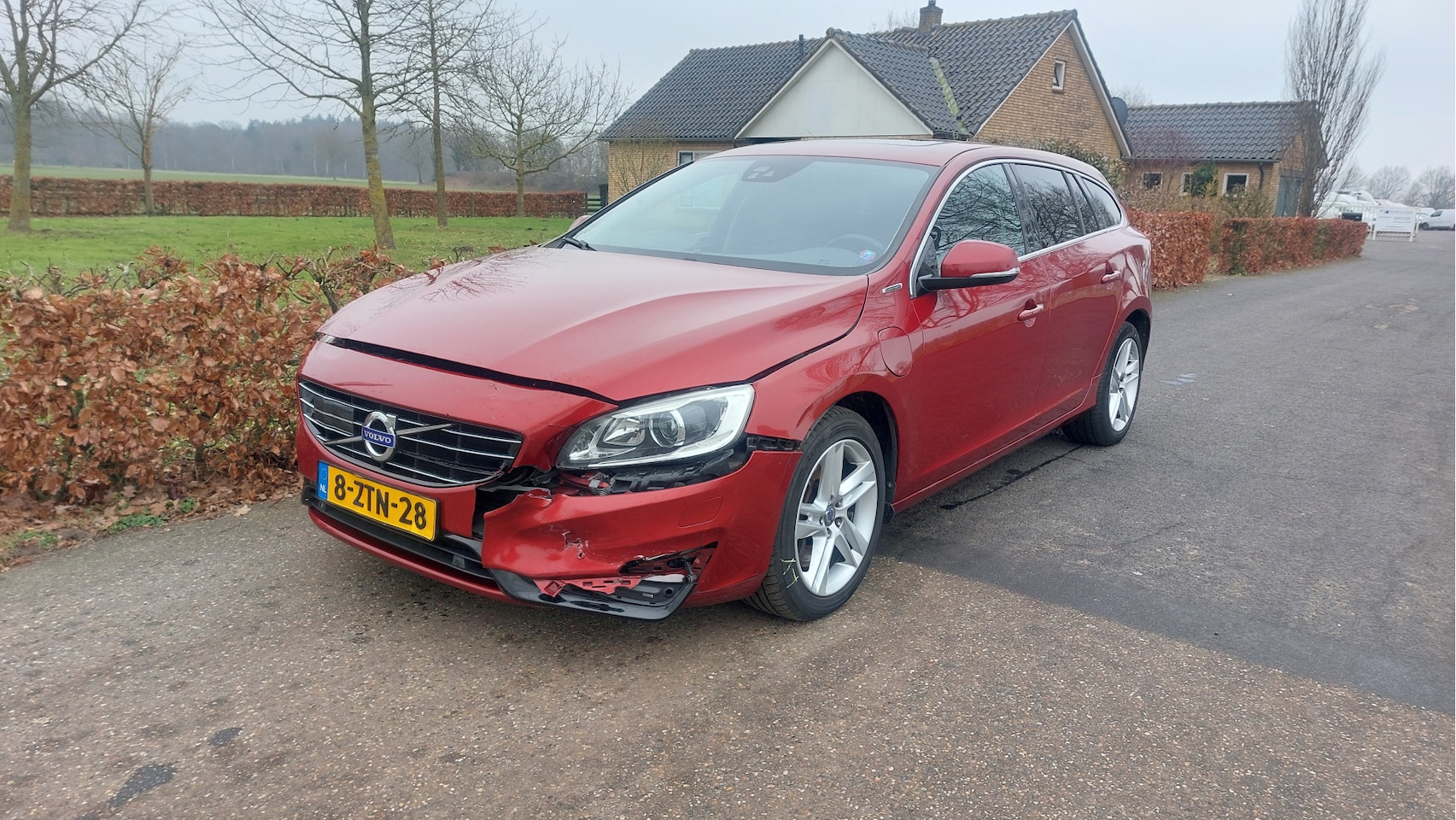 Volvo V60 - 2.4 D6 AWD Plug-In Hybrid Summum CLIMA/NAVI/AUTOMAAT BJ 2015 - AutoWereld.nl