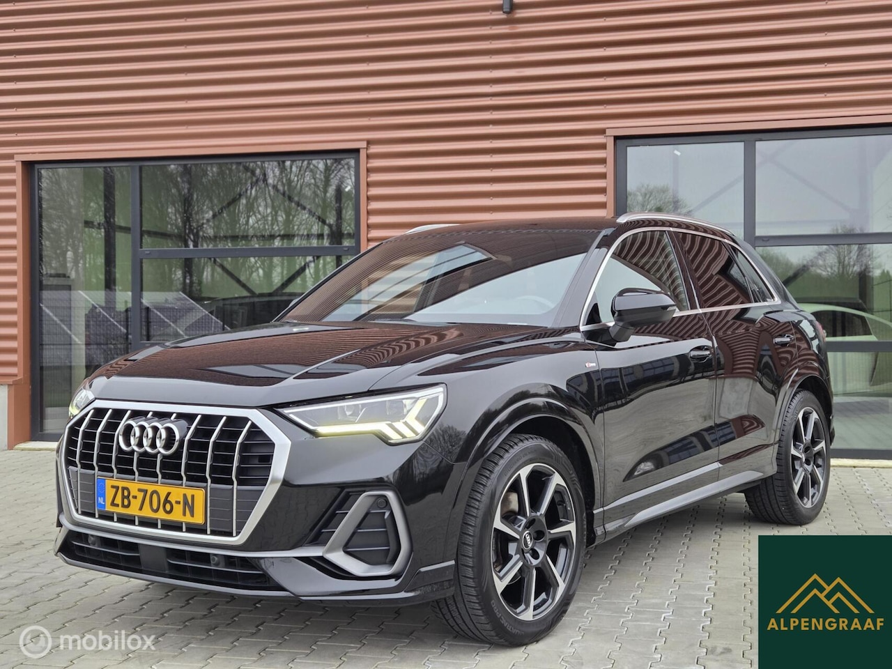 Audi Q3 - 35 TFSI S Line 2019 Virtual LED - AutoWereld.nl