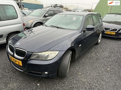BMW 3-serie Touring - 318i Business Line lees advertentie