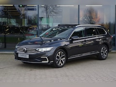 Volkswagen Passat Variant - 1.4 TSI GTE 218 PK BNS PHEV, Trekhaak, Panoramadak, 360 Camera, LED