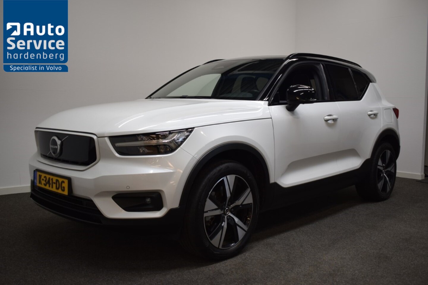 Volvo XC40 - Recharge P8 AWD R-Design 408 pk Sunroof/ Trekhaak 1500kg/ Harman Kardon/ 360 Cam/ Stuur en - AutoWereld.nl