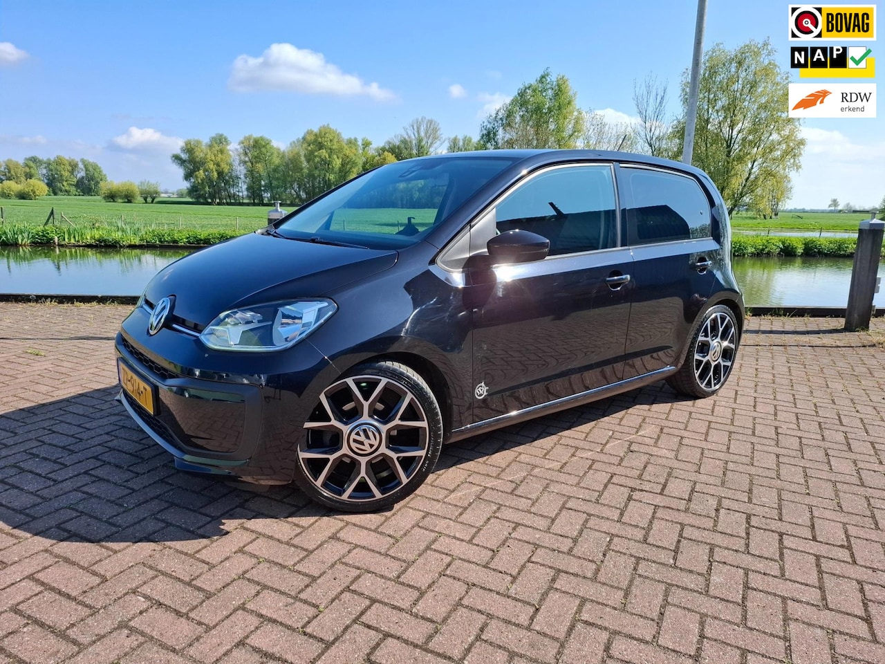 Volkswagen Up! - 1.0 BMT move up! Airco GTi velgen Privacyglas Isofix - AutoWereld.nl