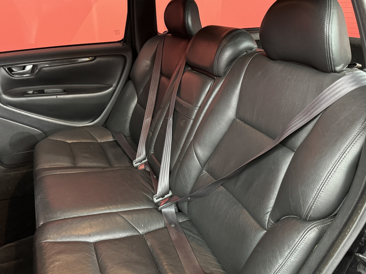 Volvo V70 - 2.4 Black Sapphire Edition II | Clima | Stoelverwarming | Automaat - AutoWereld.nl