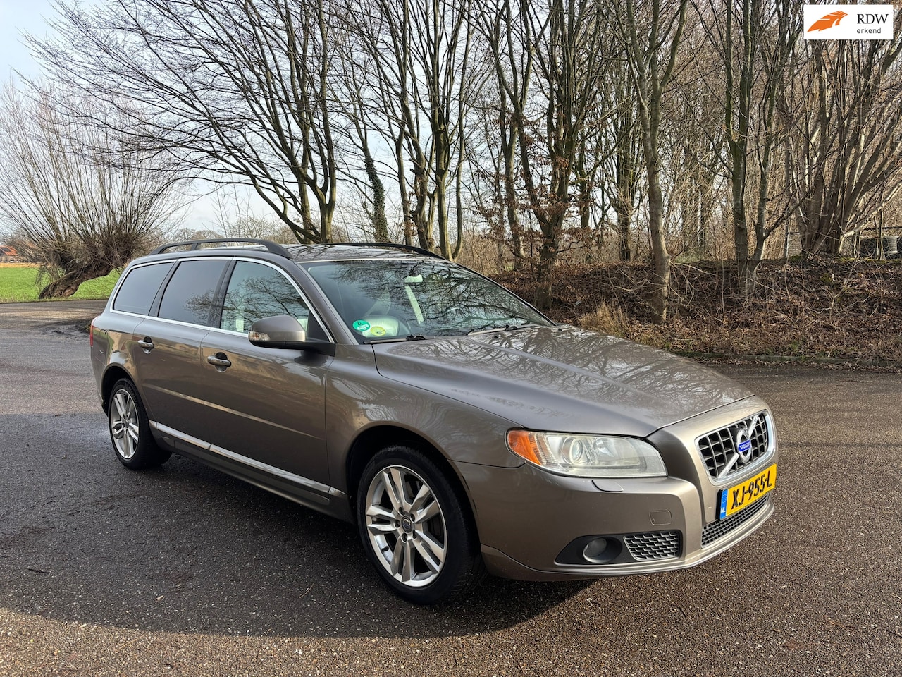 Volvo V70 - 2.5FT Summum |Automaat | APK 03-2027 - AutoWereld.nl