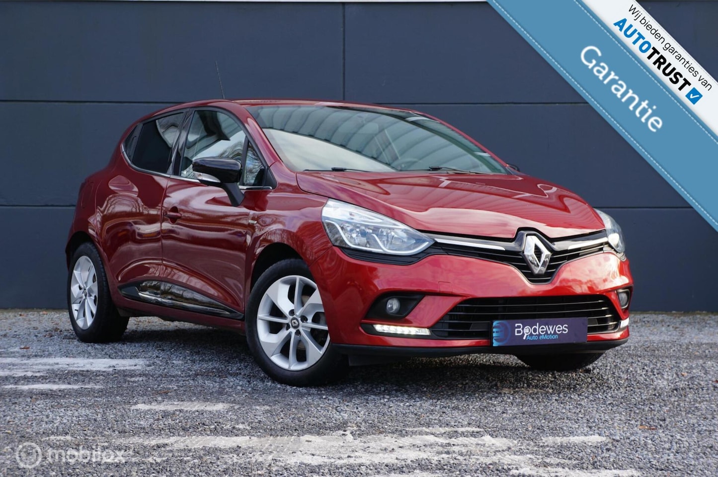 Renault Clio - 0.9 TCe 90pk Limited Navi Cruise PDC Bluetooth! - AutoWereld.nl