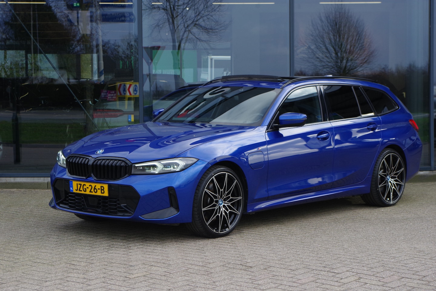 BMW 3-serie Touring - 330e 293 PK xDrive M Sport Pro PHEV, Panoramadak, Kuipstoelen, Head-Up, Adap. Cruise Contr - AutoWereld.nl