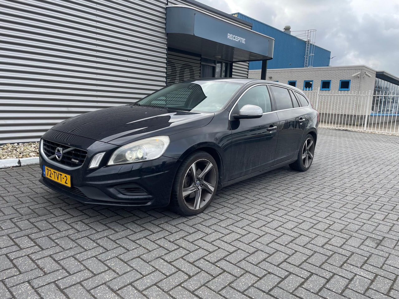 Volvo V60 - 1.6 T3 R-Design 1.6 T3 R-Design - AutoWereld.nl