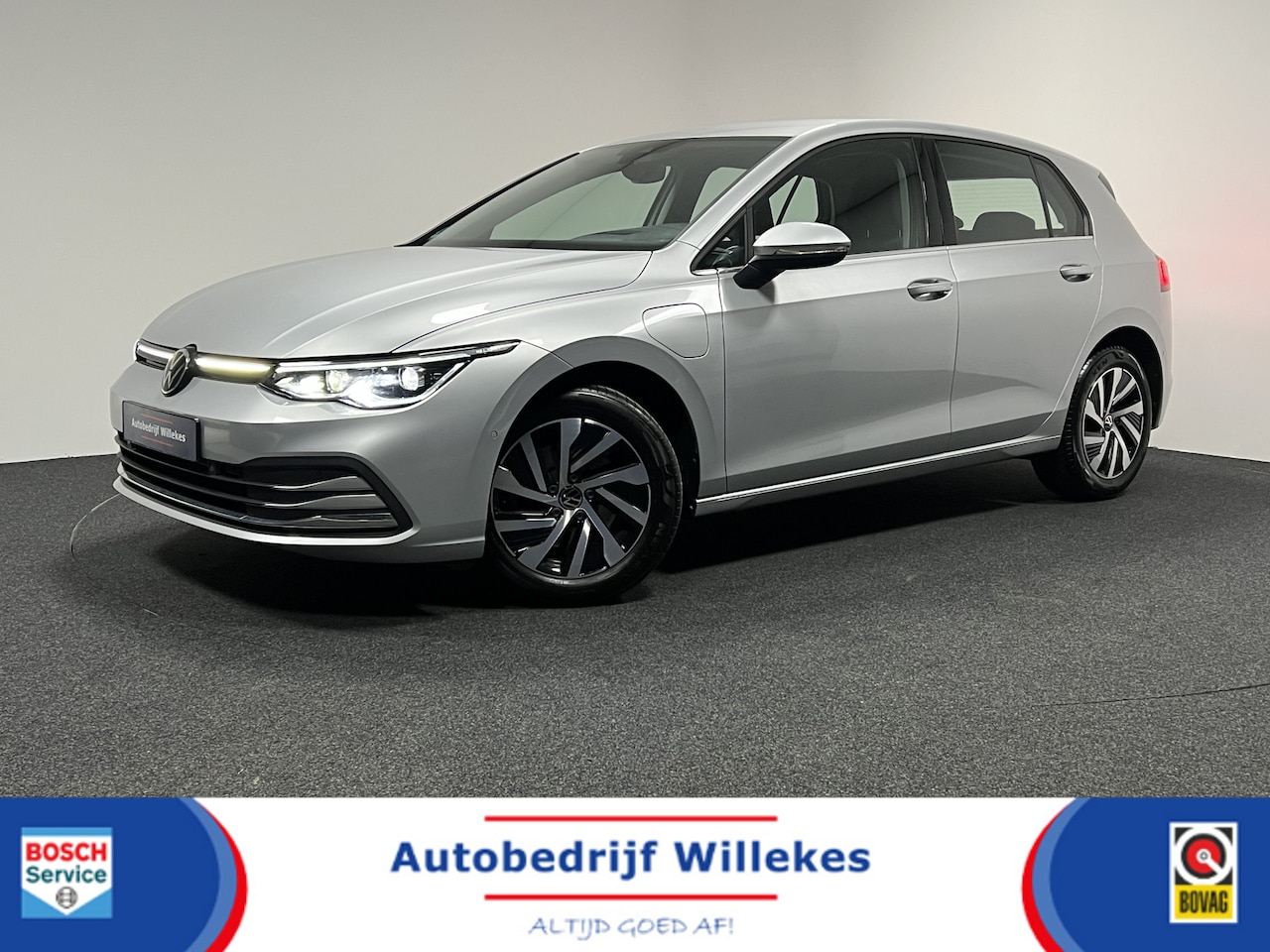 Volkswagen Golf - 1.4 eHybrid Style | NAVI | TREKHAAK | ACC | KEYLESS | - AutoWereld.nl