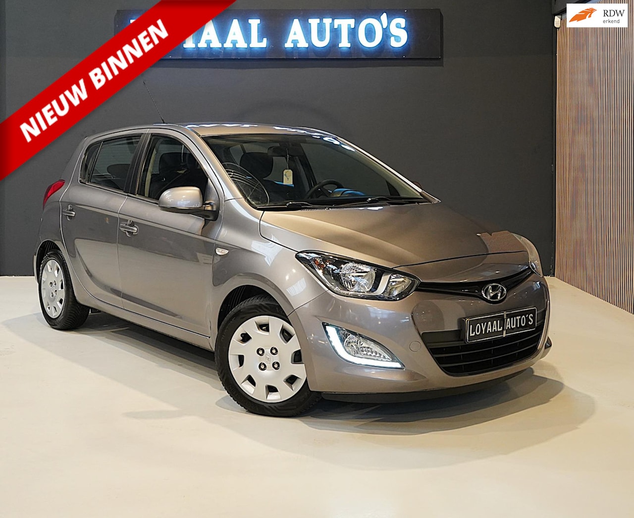 Hyundai i20 - 1.2i Business Edition | AIRCO | ELEK.RAMEN | APK. - AutoWereld.nl