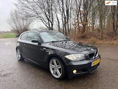 BMW 1-serie - 116i Introduction | M-Pakket | 18'' | APK 02-2027