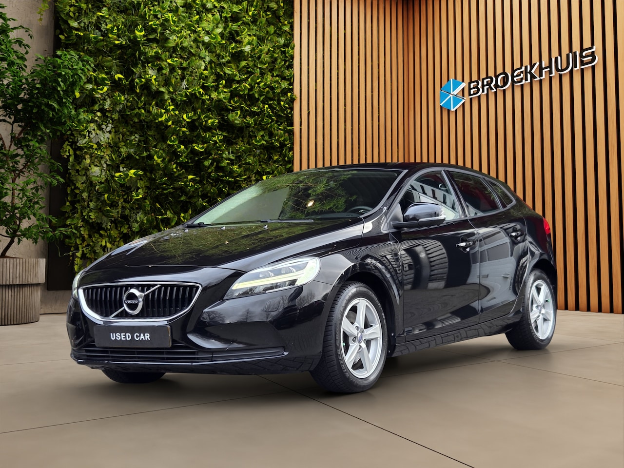 Volvo V40 - 2.0 T2 Nordic+ | Trekhaak | Standkachel | Stoelverwarming | LED - AutoWereld.nl