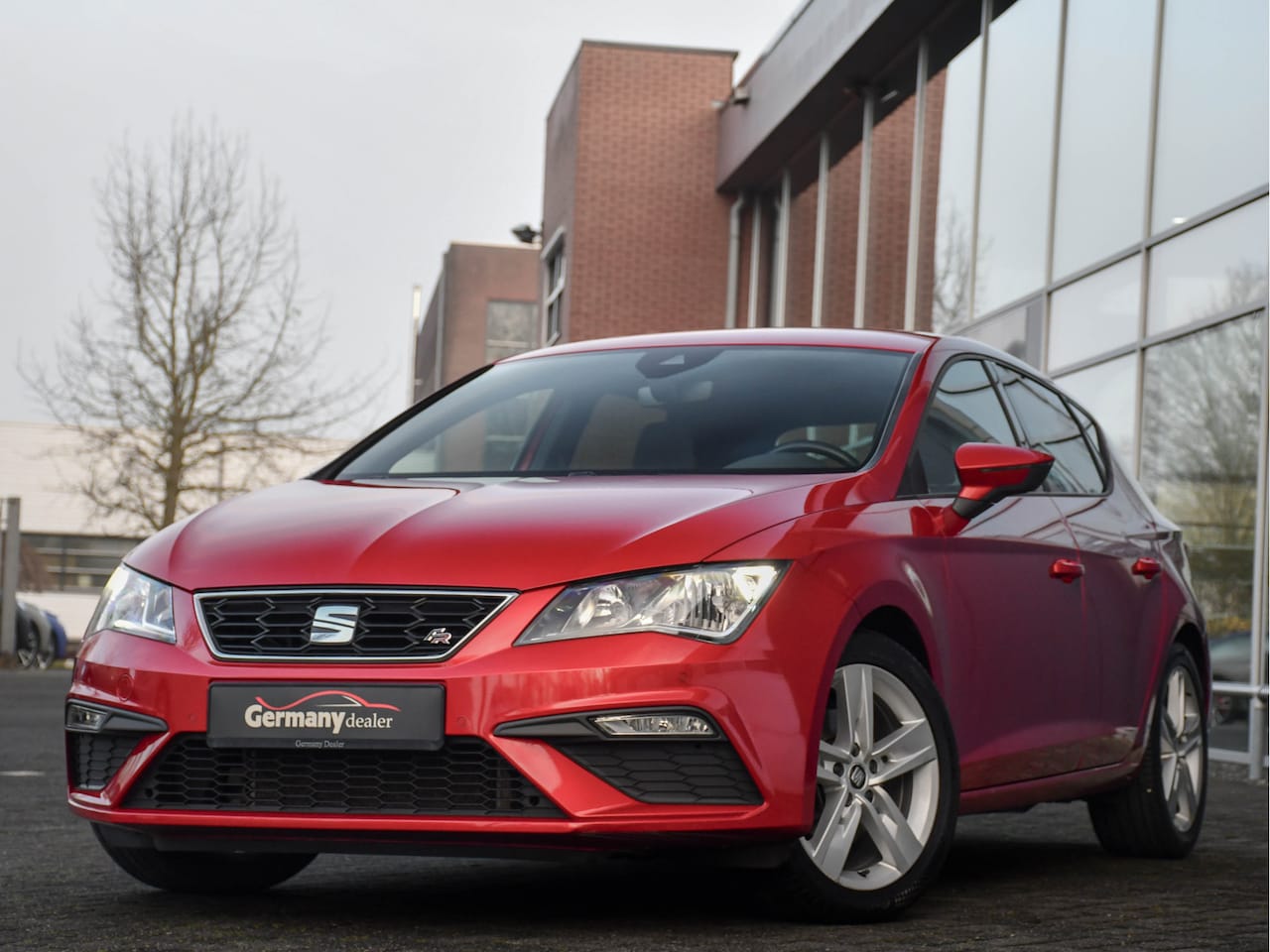 SEAT Leon - 1.5 TSI 150PK FR Business Intense Keyless Cruise Control Virtual Navi SEAT-Sound System Tr - AutoWereld.nl