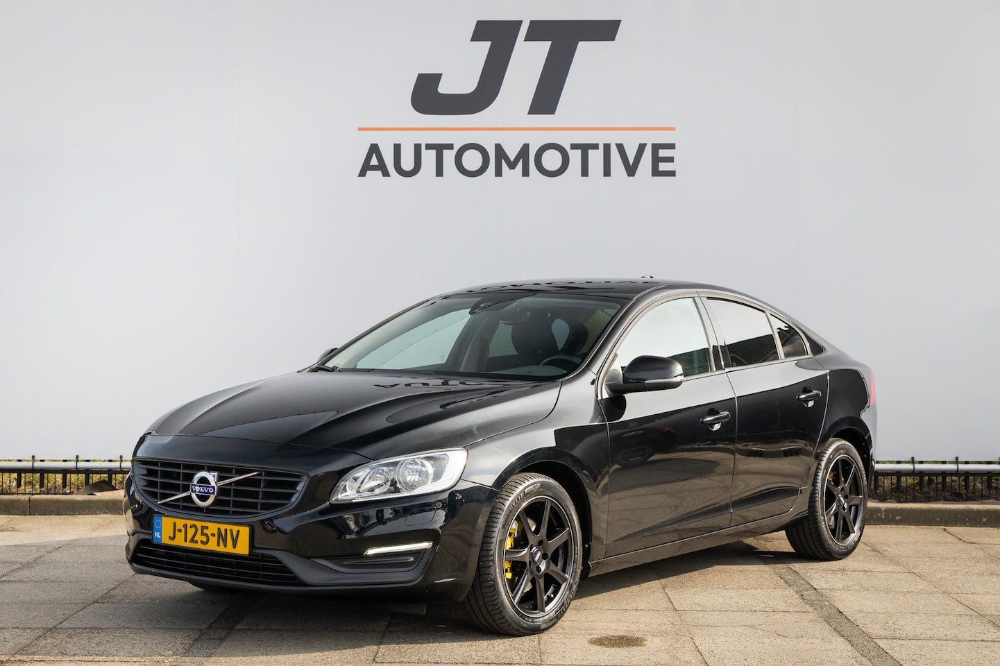 Volvo S60 - 2.0 T3 Summum Stoelverwarming | Navigatie | Cruise Control PDC - AutoWereld.nl