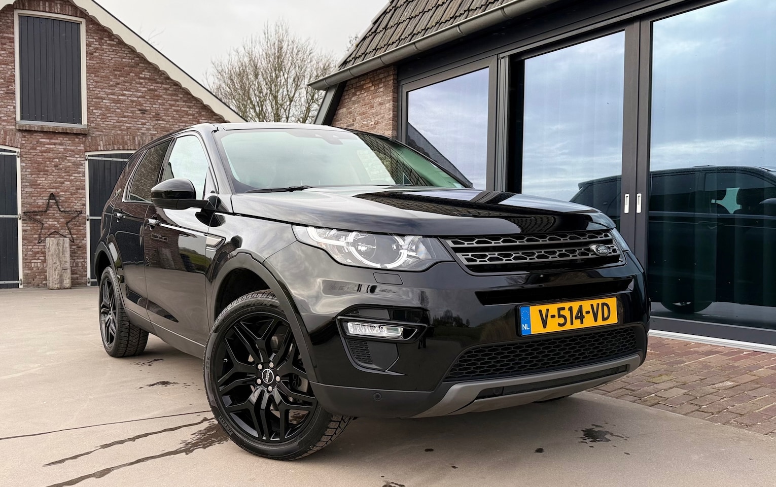Land Rover Discovery Sport - 2.0 TD4 SE Dealer onderhoud 2019 Automaat Slechts 102305km - AutoWereld.nl