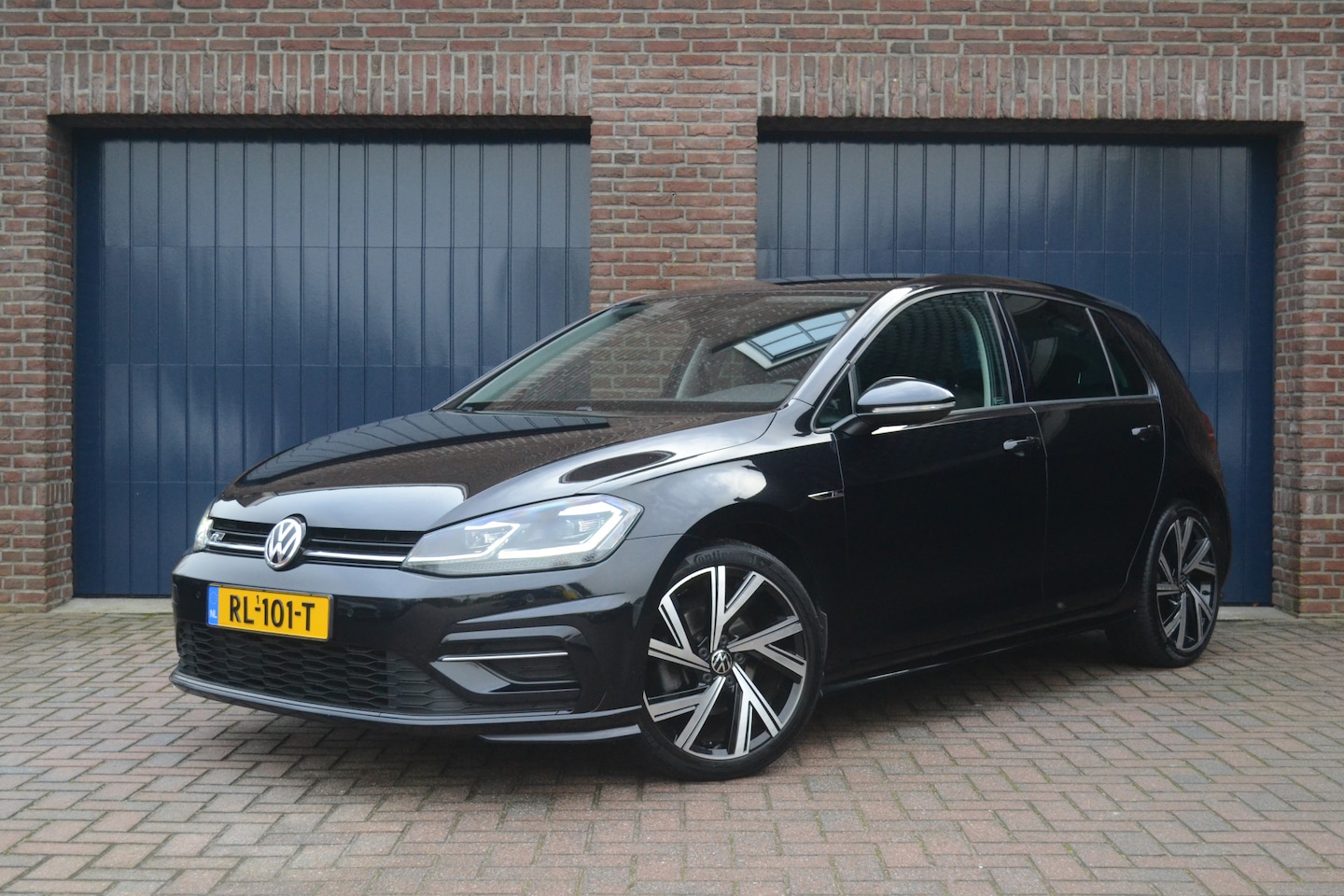 Volkswagen Golf - 1.5 TSI DSG Highline Business R-Line | Virtual Cockpit | Massage | Carplay/Android Auto | - AutoWereld.nl
