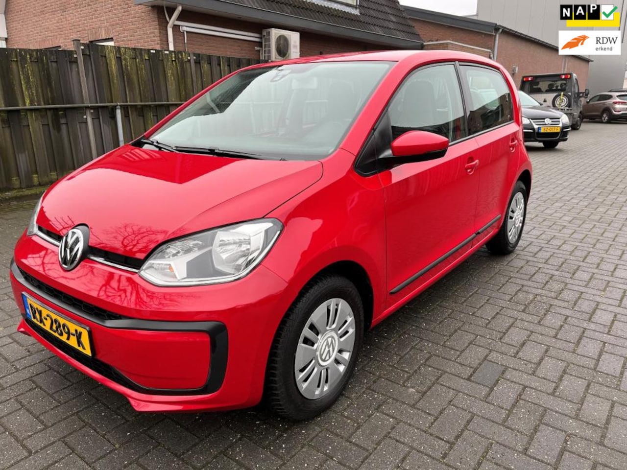Volkswagen Up! - 1.0 BMT move up! 5 deurs AC Bluetooth NAP - AutoWereld.nl