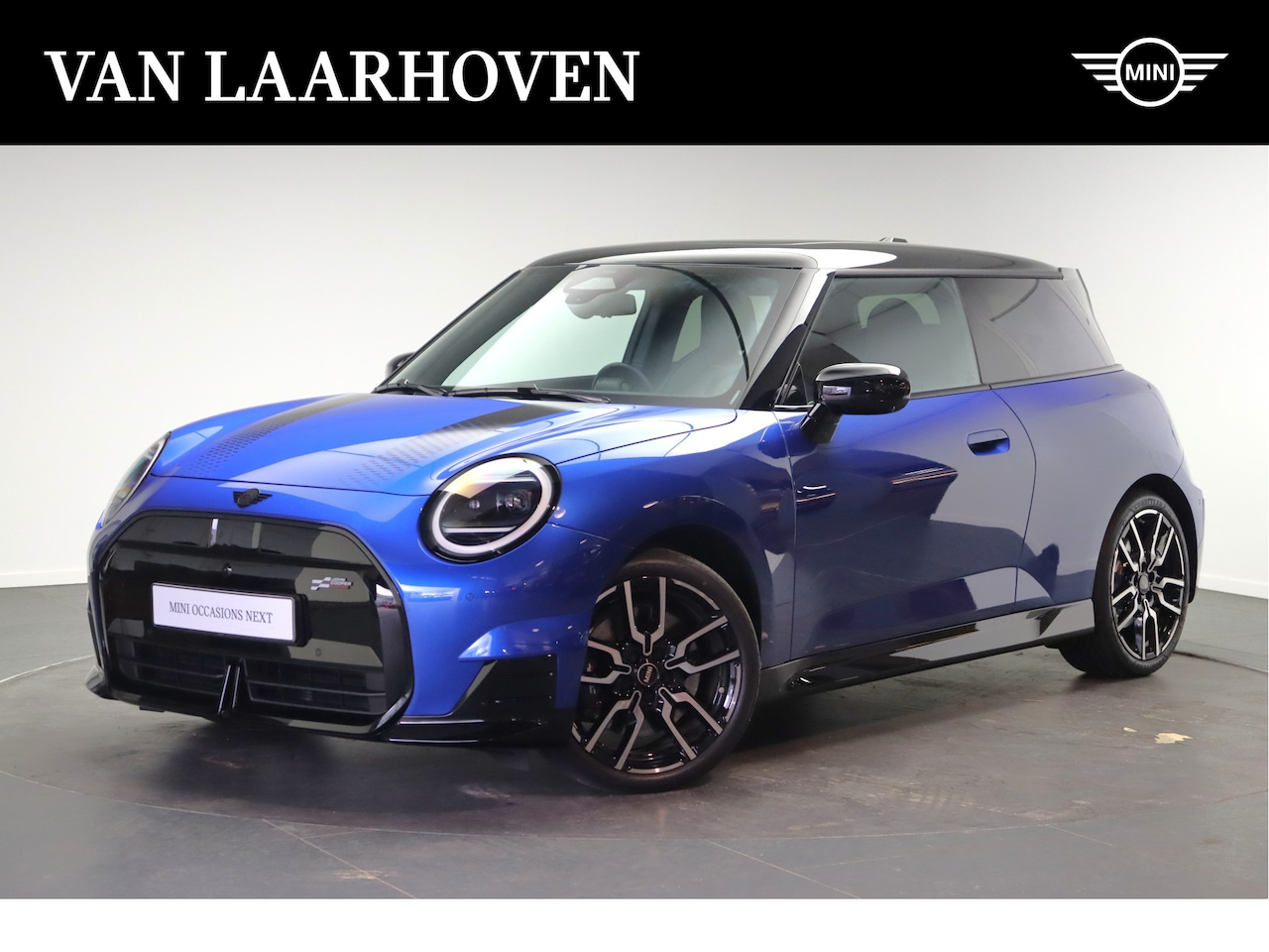MINI Mini-Electric - Hatchback Cooper SE / John Cooper Works / Pakket XL / 18" JCW Lap Spoke 2-tone - AutoWereld.nl