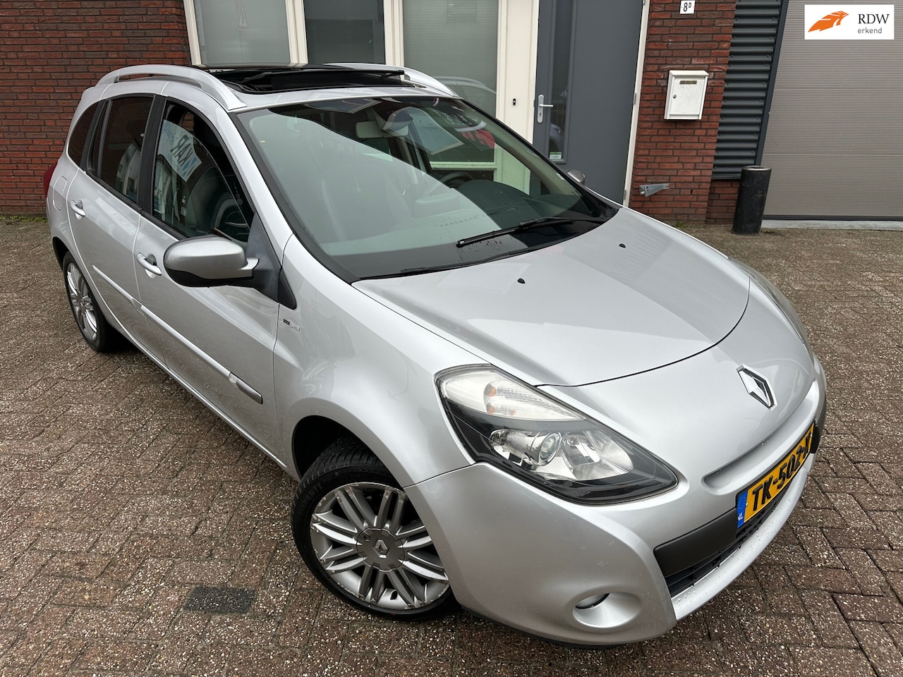 Renault Clio Estate - 1.6-16V Night & Day / Pano / Navi / PDC / Clima / AUT - AutoWereld.nl