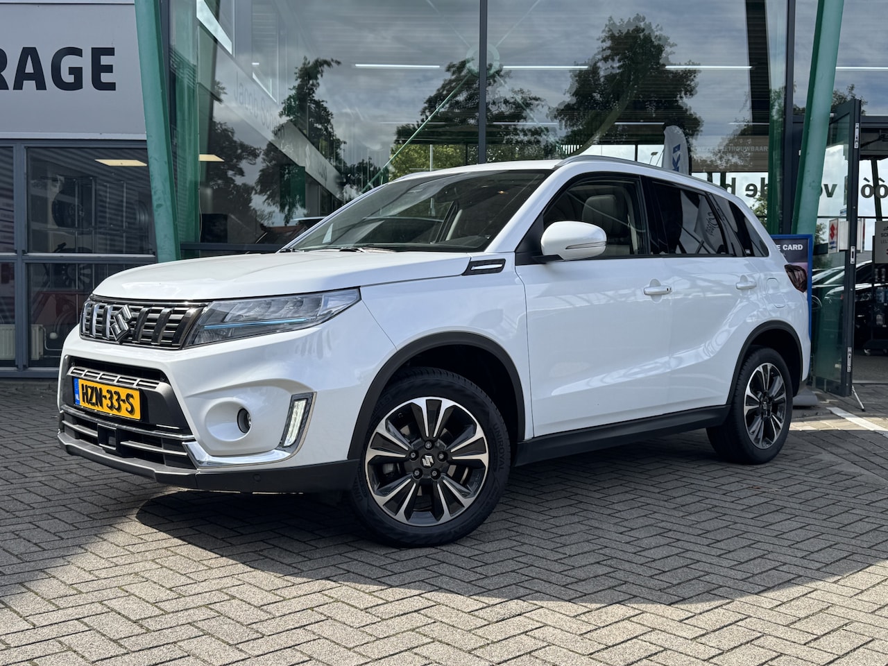 Suzuki Vitara - 1.4 Boosterjet Style Smart Hybrid CVT Automaat 130pk | Achteruitrijcamera | Cruise Control - AutoWereld.nl