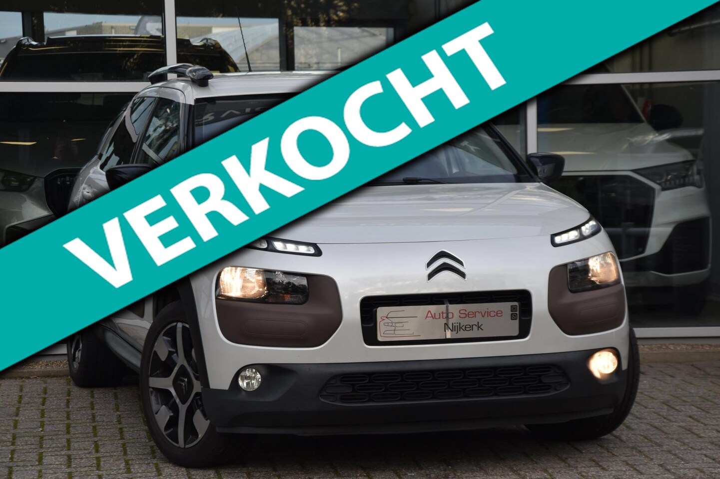 Citroën C4 Cactus - 1.2 PureTech Shine Airco Leder Pdc Nav. Trekhaak - AutoWereld.nl