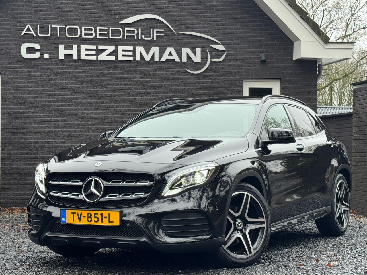 Mercedes-Benz GLA-Klasse - 180 Business Solution AMG LEDER ALCANTARA LED XENON CAMERA CRUISEC CLIMAC - AutoWereld.nl