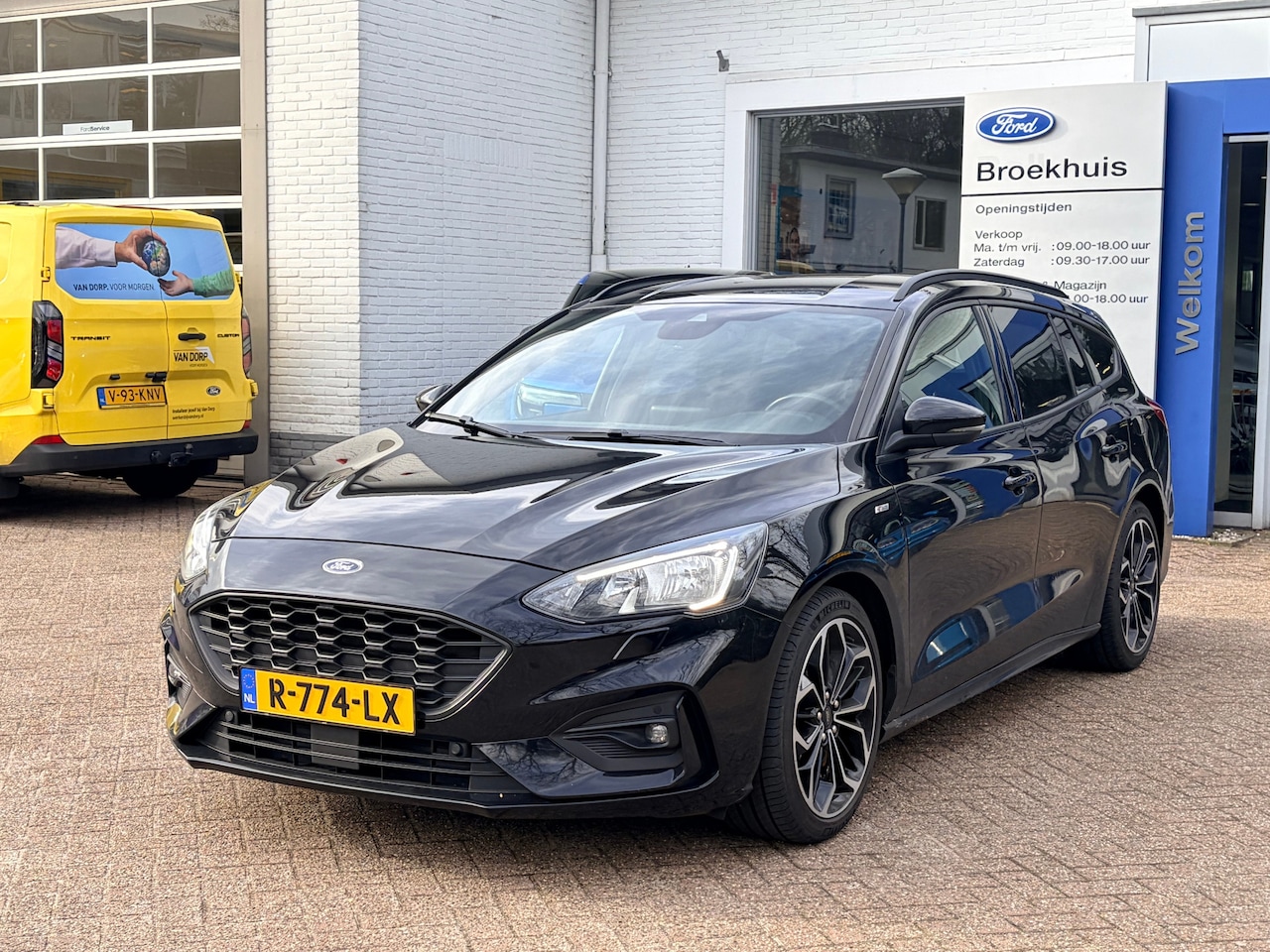 Ford Focus Wagon - 1.5 EcoBoost 150pk ST Line Automaat | Technology Pack | Stoelverwaming | 18" LMV | Privasy - AutoWereld.nl
