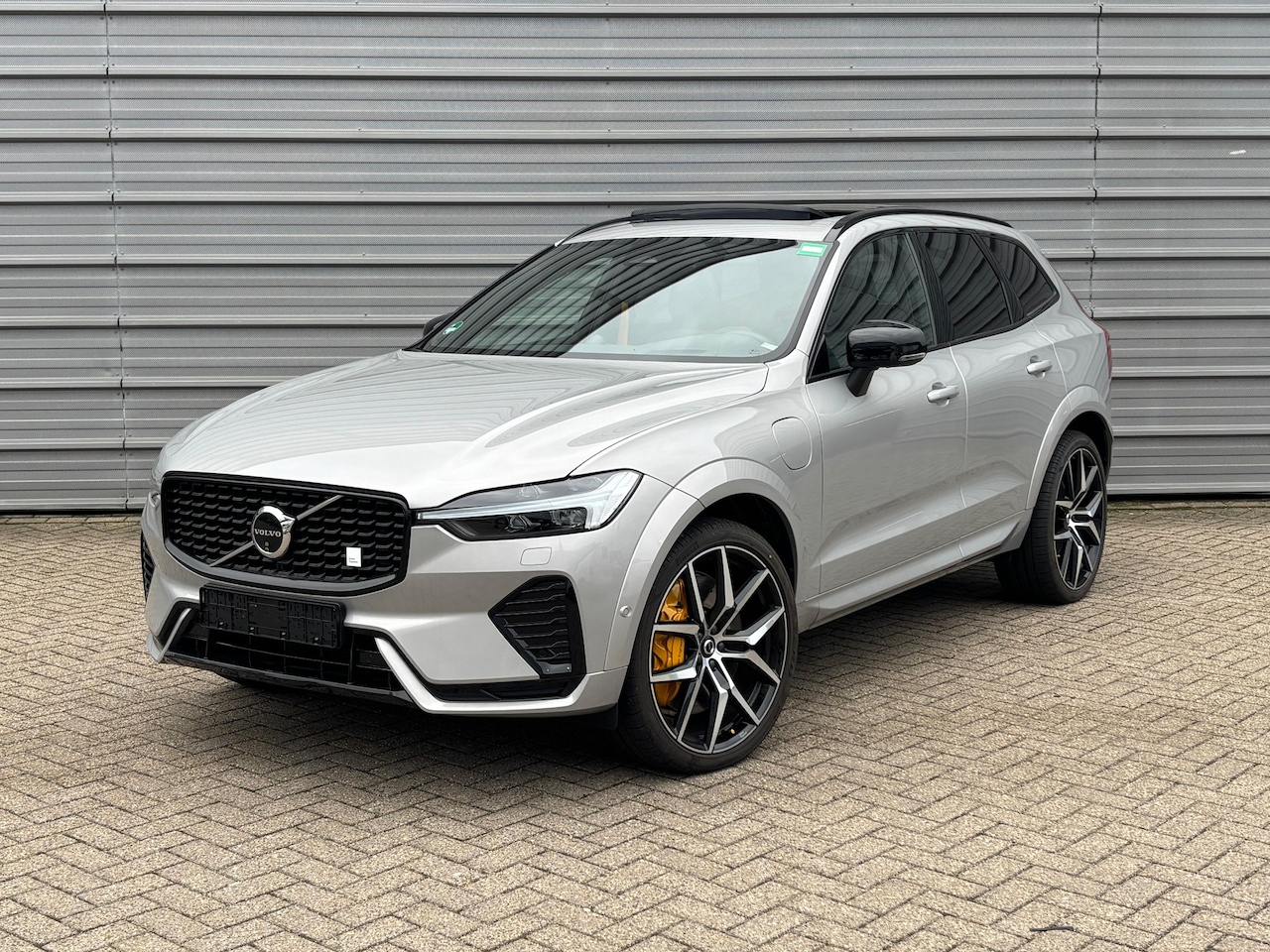 Volvo XC60 - T8 455PK Polestar Engineered | Full Options! | B&W Audio | 22'' | 360 | Trekhaak | Gelam G - AutoWereld.nl