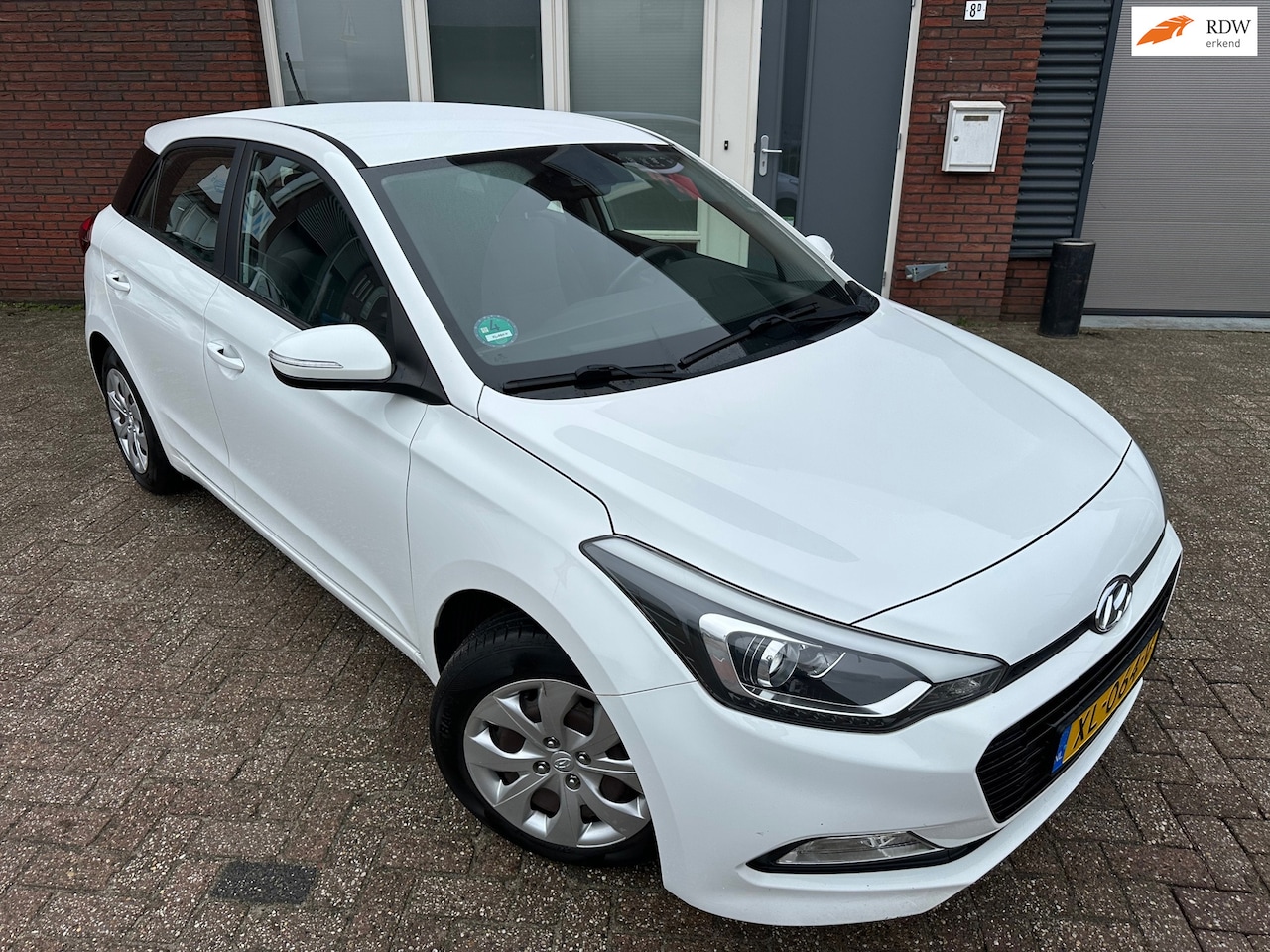 Hyundai i20 - 1.0 T-GDI Comfort / Navi / Camera / PDC / DAB / NAP - AutoWereld.nl