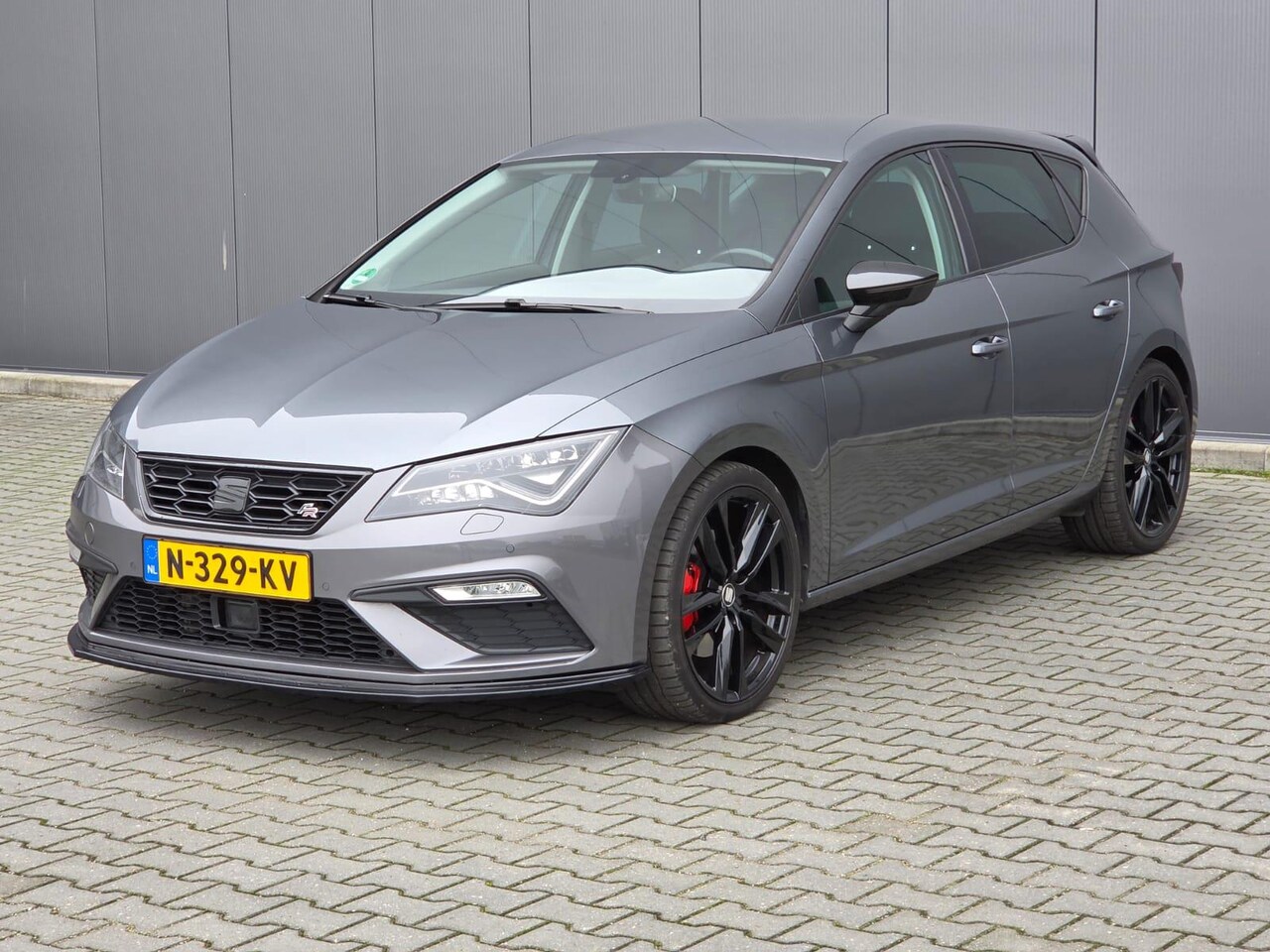 SEAT LEON