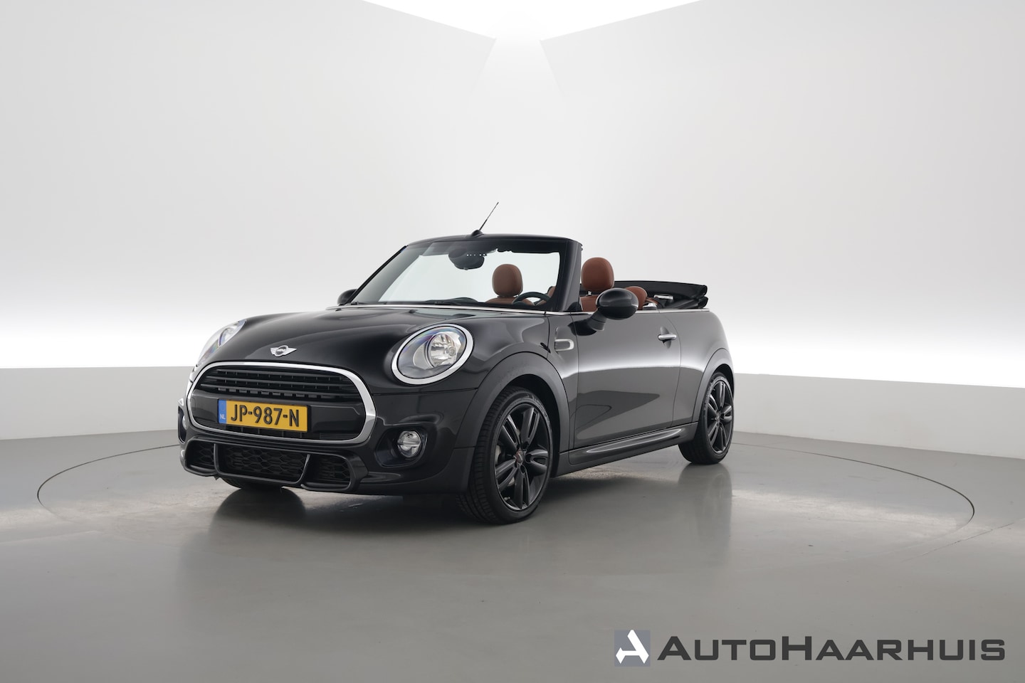 MINI Cabrio - Mini 1.5 Cooper - JCW | Orig. NL | Stoelverw. | Cruise | PDC | Bluetooth | 17'' | Sfeerver - AutoWereld.nl