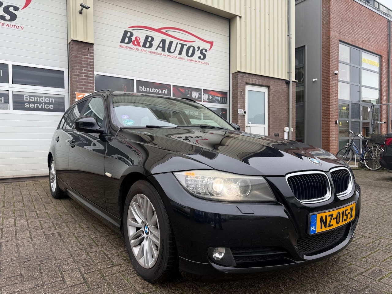 BMW 3-serie Touring - 320i High Executive Pano Stoelverw PDC - AutoWereld.nl