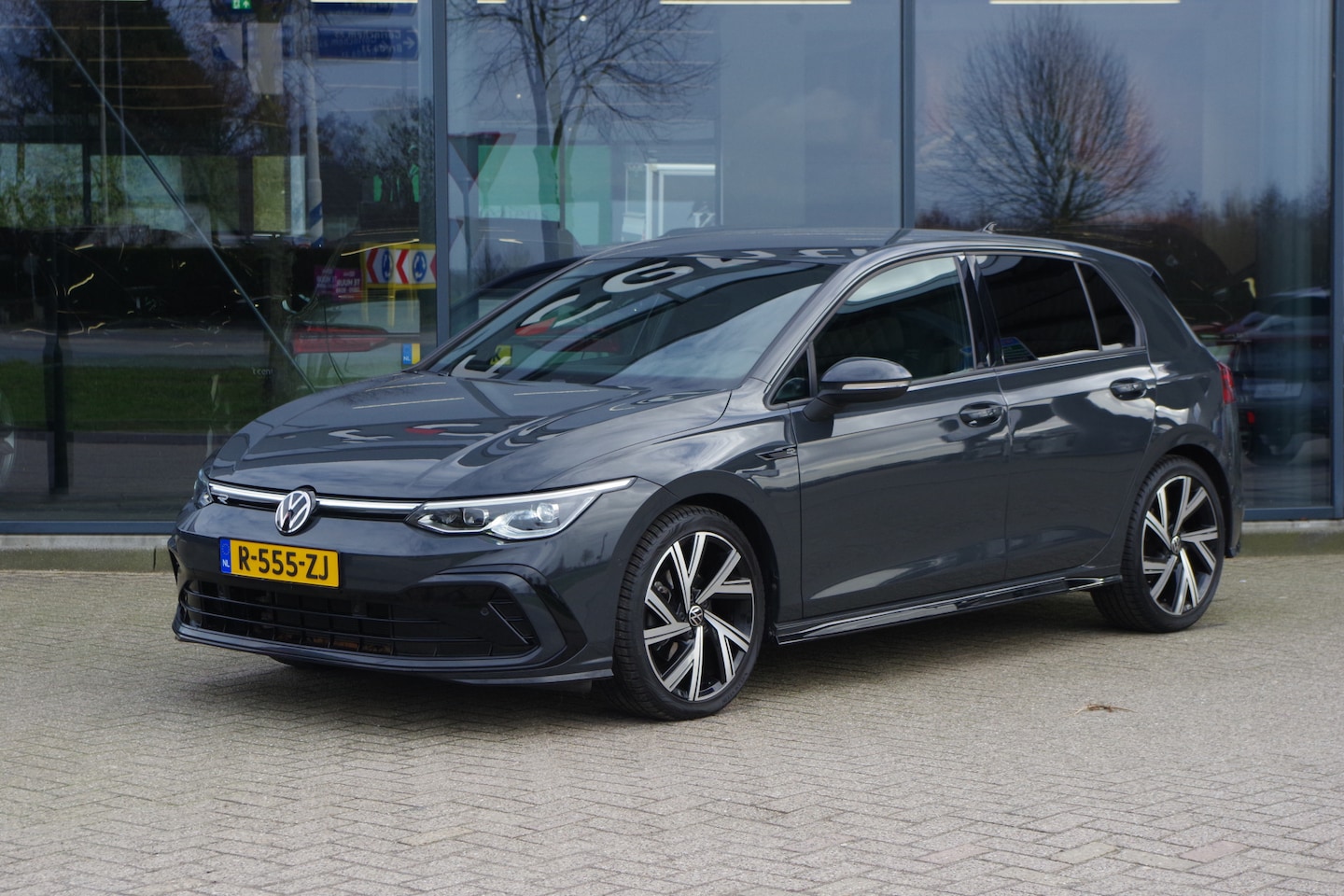 Volkswagen Golf - 1.5 TSI R-Line BNS+, Trekhaak, Sportstoelen, Adap. Cruise Control, Winterpakket, Camera - AutoWereld.nl