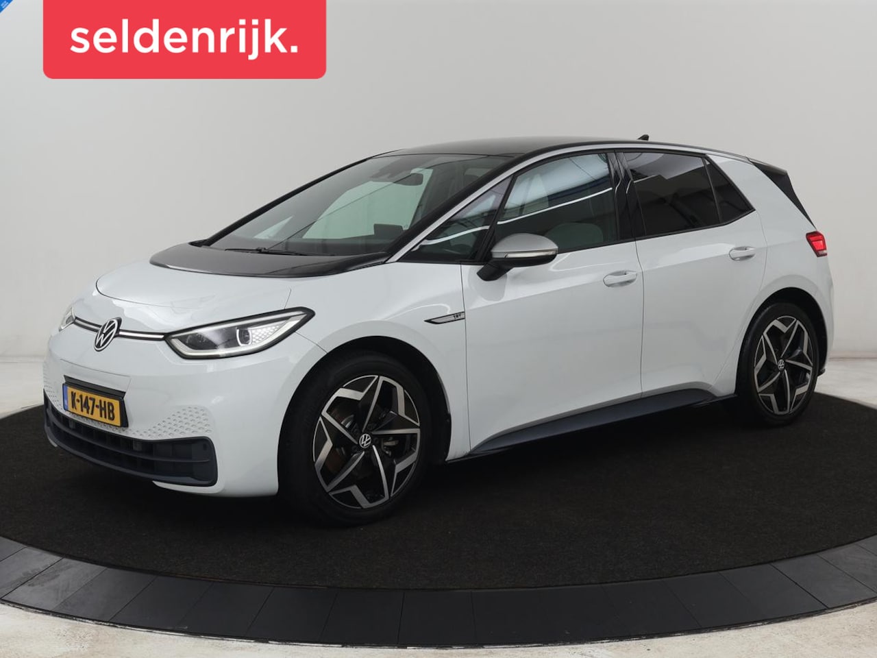 Volkswagen ID.3 - First Plus 58 kWh | SOH 90% | Stoel & stuurverwarming | Camera | Adaptive cruise | Sfeerve - AutoWereld.nl