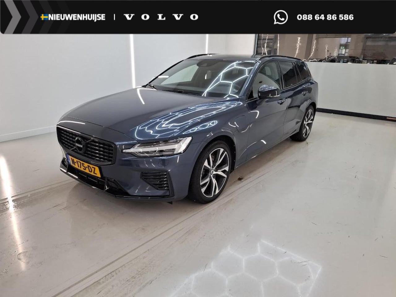 Volvo V60 - 2.0 T6 Recharge AWD R-Design | Adaptieve Cruise Control | Panoramadak | Trekhaak | Stoel-/ - AutoWereld.nl