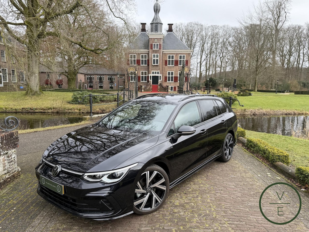 Volkswagen Golf Variant - 1.5 eTSI R-Line | Pano | IQ-Light | Camera | Adaptive | CarPlay | - AutoWereld.nl