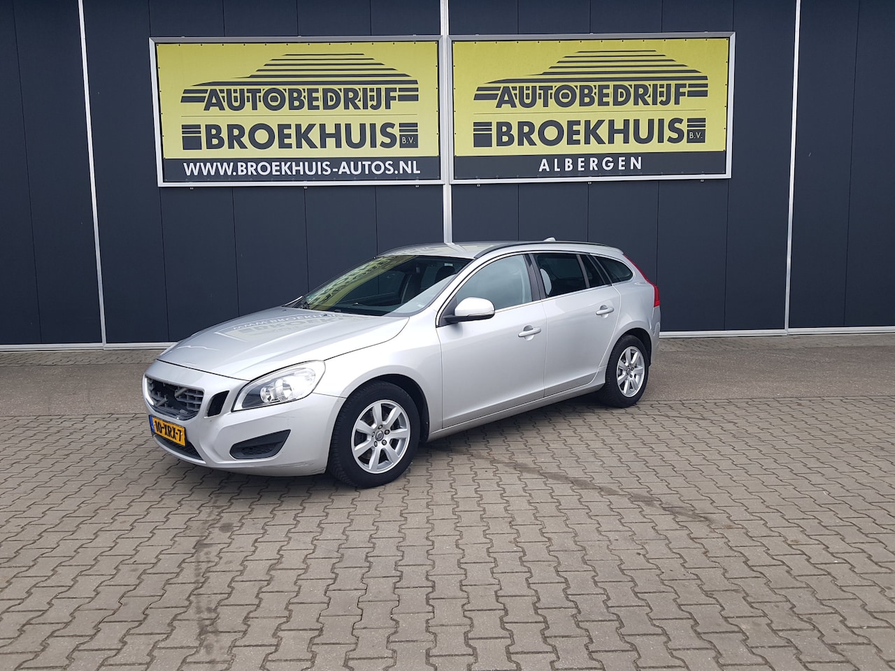 Volvo V60 - 2.0 D4 Momentum 2.0 D4 Momentum - AutoWereld.nl