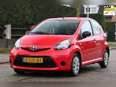 Toyota Aygo - 1.0 VVT-i Now | AIRCO | 5-DEURS | NAP | ZEER MOOIE DEALER ONDERHOUDEN AUTO |