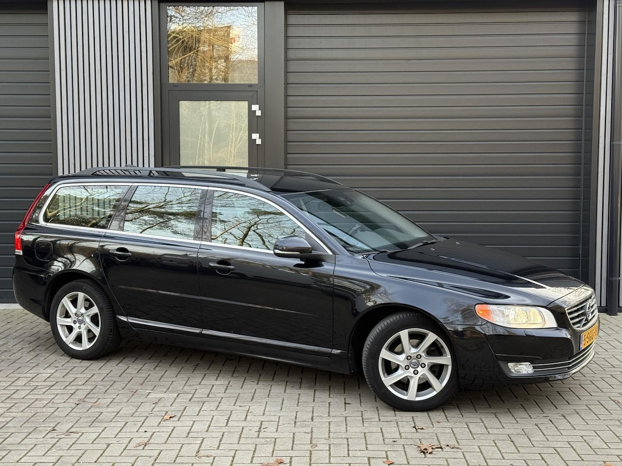 Volvo V70 - 1.6 T4 Nordic 1.6 T4 Nordic+ - AutoWereld.nl