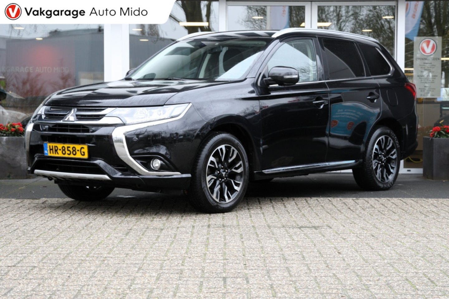 Mitsubishi Outlander - 2.0 PHEV 4WD Automaat Instyle | 360 camera | Leder interieur - AutoWereld.nl