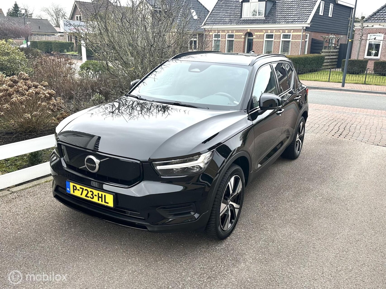 Volvo XC40 - Recharge Twin Plus CARPLAY ACHTERUITRIJ CAMERA STOEL/STUUR VERWARMING WARMTEPOMP TREKHAAK - AutoWereld.nl